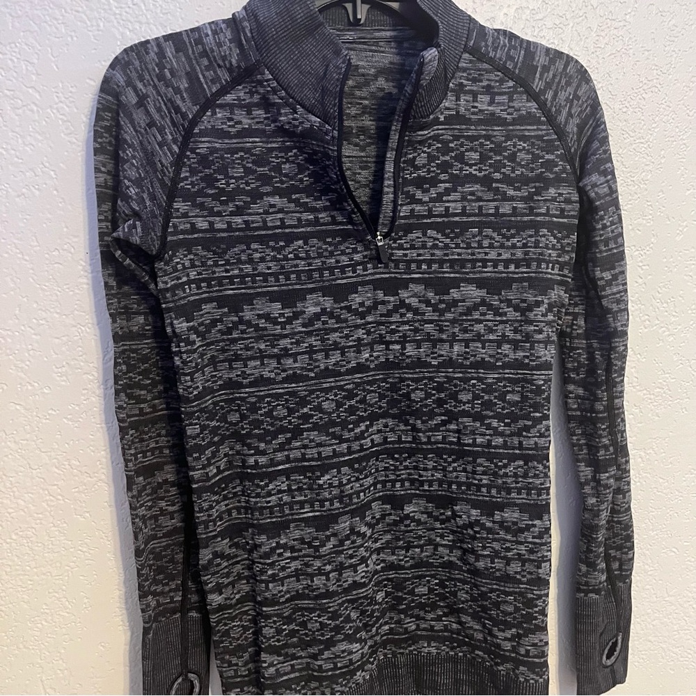 Lululemon Athletica Black and Gray Patterned Half-Zip Pullover